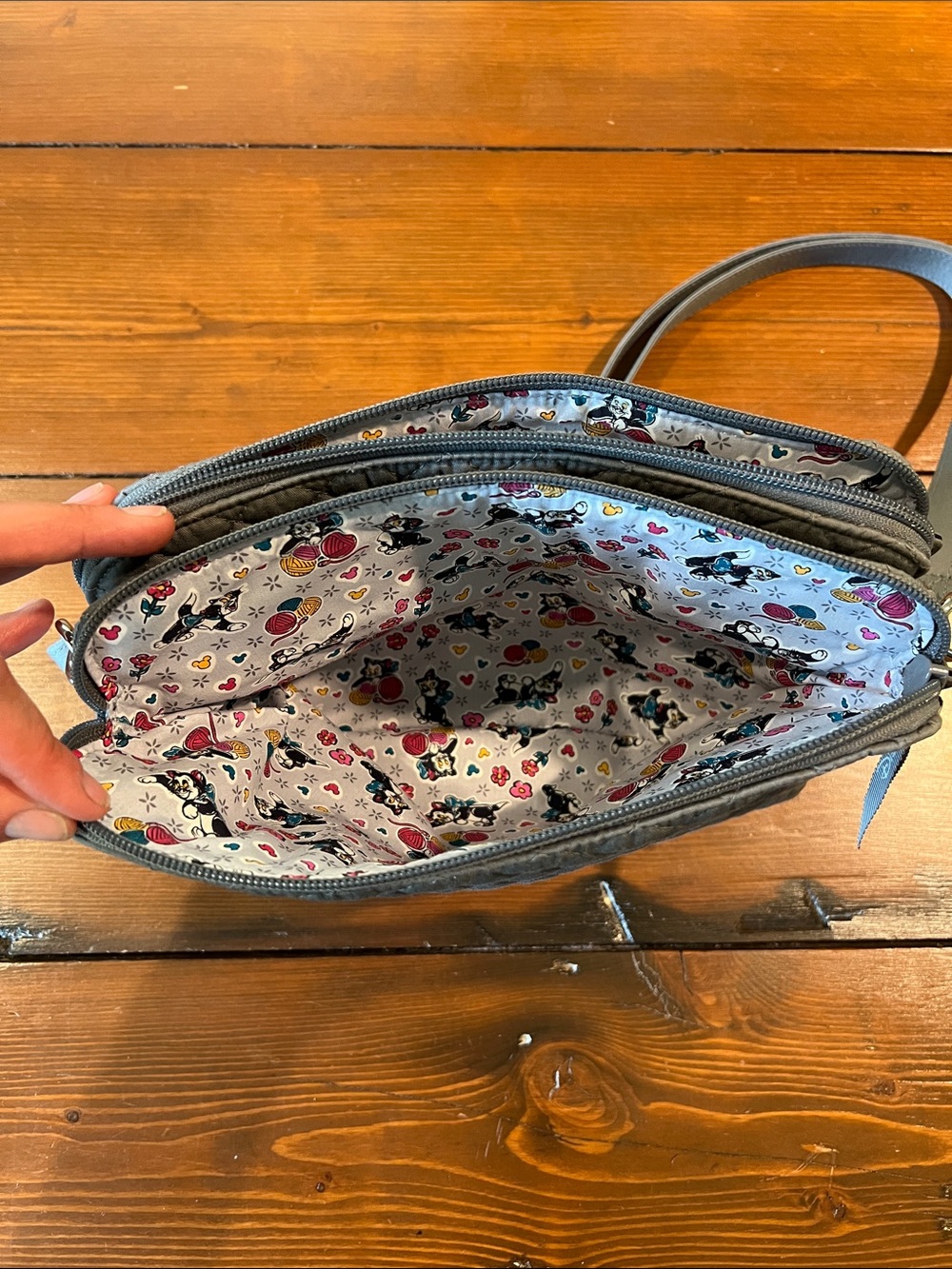 Vera Bradley Disney Minnie Mouse Triple Compartment Crossbody Bag Purse Gray - Picture 8 of 12